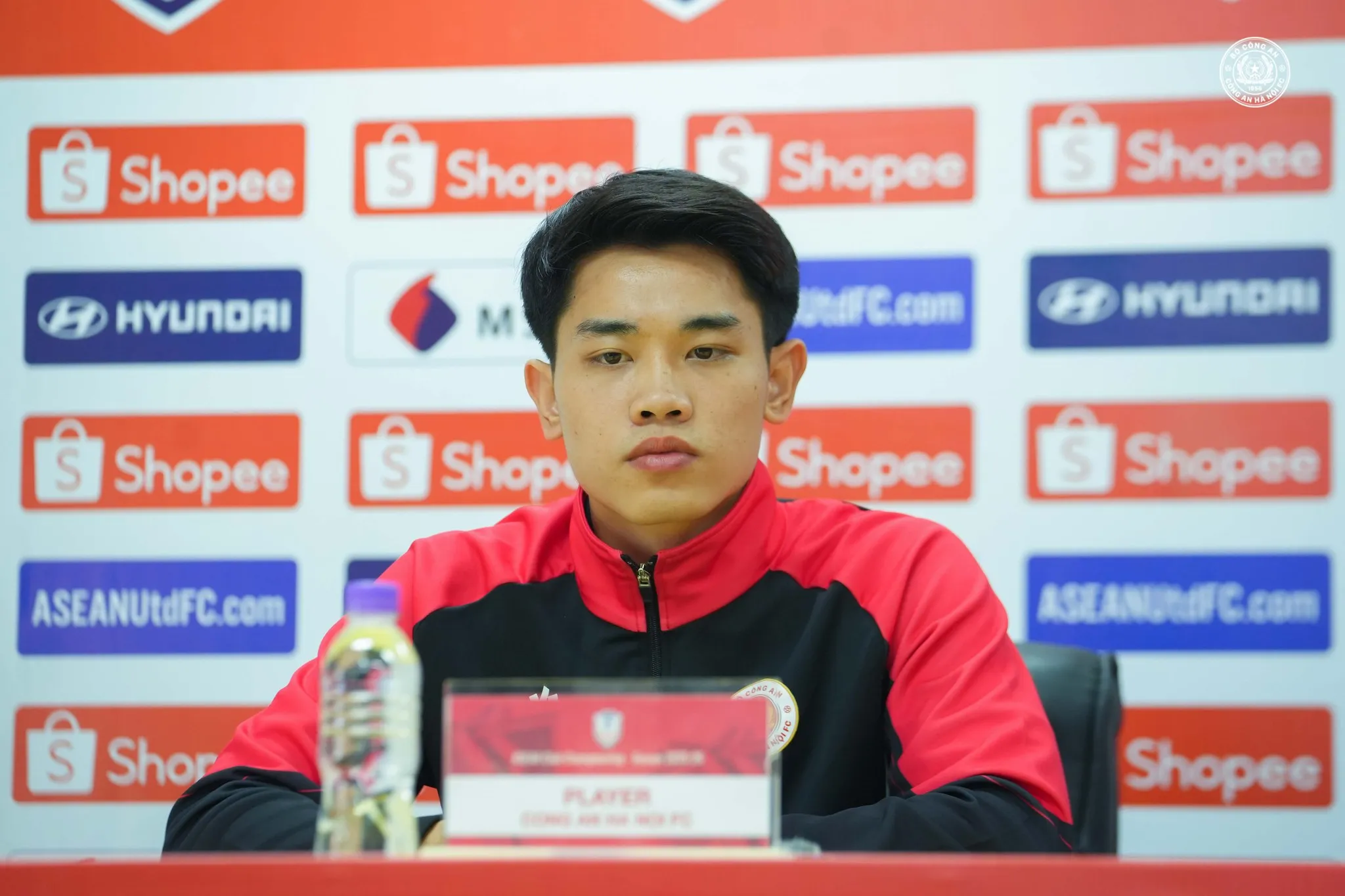 Thầy trò HLV Polking quyết thi đấu hết mình trong trận đấu chia tay Shopee Cup 1